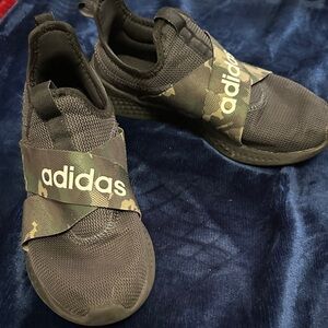 adidas women’s Black Camo Elastic Strap Sneakers